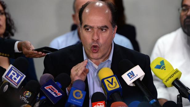 La reanudación del diálogo con Maduro ahonda la división entre los opositores de Venezuela