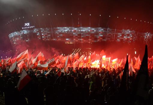 Con el lema «Queremos a Dios», más de 100.000 nacionalistas polacos recorrieron este sábado Varsovia para celebrar el Día de la Independencia con fuertes críticas a la Unión Europea.