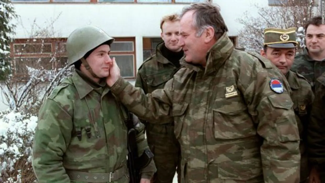 El general Mladic en 1994, un año antes de los sucesos de Srebrenica