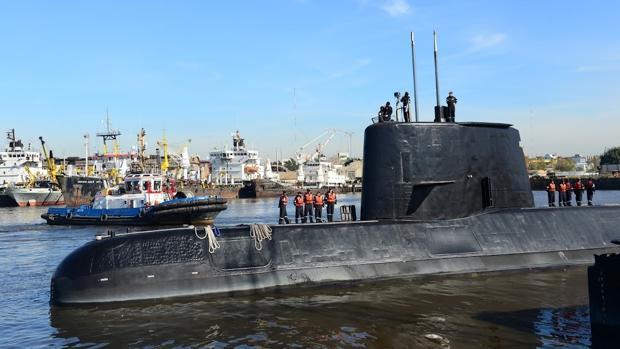 El padre de un tripulante del submarino desaparecido: «Nos sigue quedando fe»