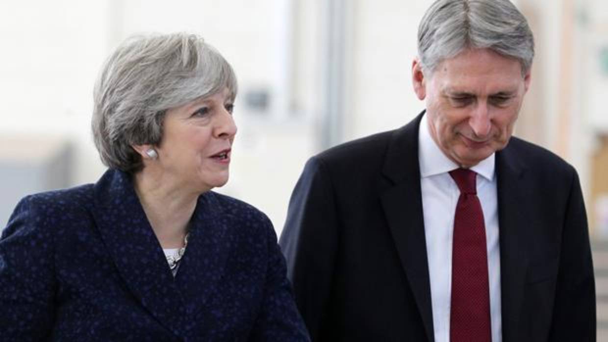 May y su ministro de Economía, Philip Hammond visitan el jueves la Universidad de Leeds