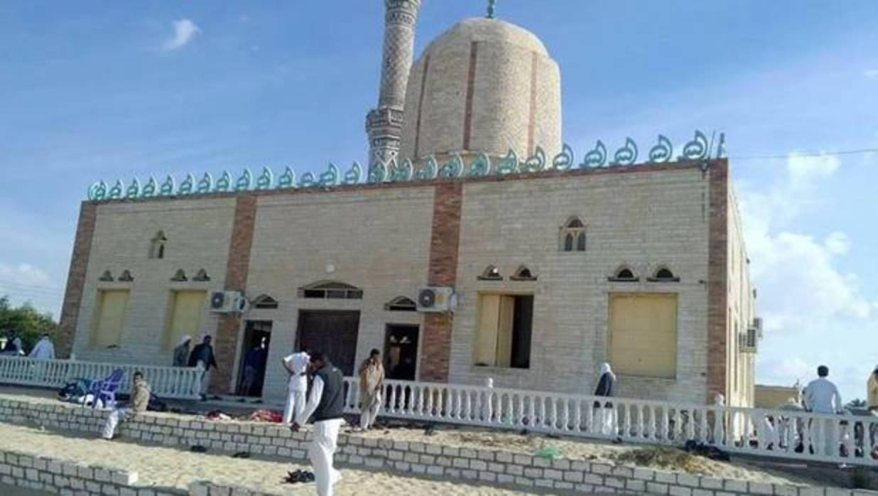 La mezquita donde ha tenido lugar el atentado en el Sinaí