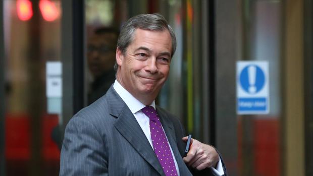 El eurófobo Farage cobrará 83.000 euros anuales de la UE