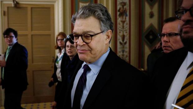 El senador demócrata Al Franken anuncia su dimisión tras las acusaciones de acoso sexual