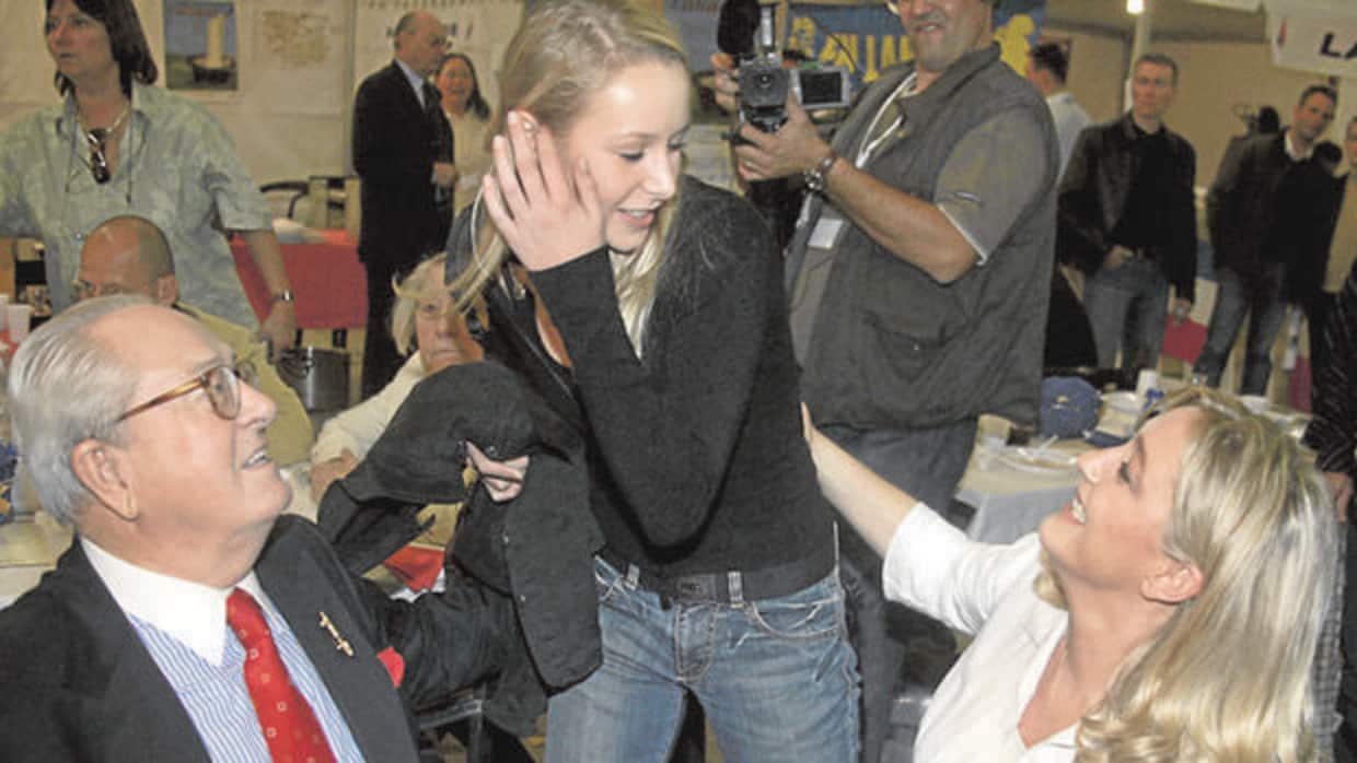 De izquierda a derecha, Jean-Marie Le Pen, su nieta, Mrion Maréchal Le Pen, y su hija Marine Le Pen