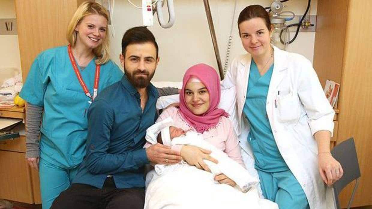 Una recién nacida musulmana en Austria desata el odio en las redes sociales