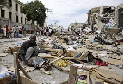 Aspecto de una calle de Puerto Príncipe tras el terremoto que sufrió Haití en 2010