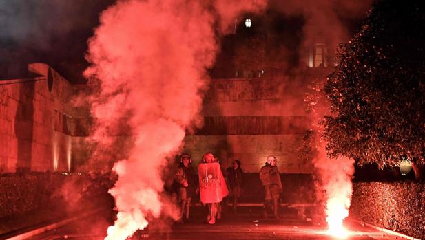 Aprobados en el Parlamento griego los recortes y reformas exigidos por los acreedores