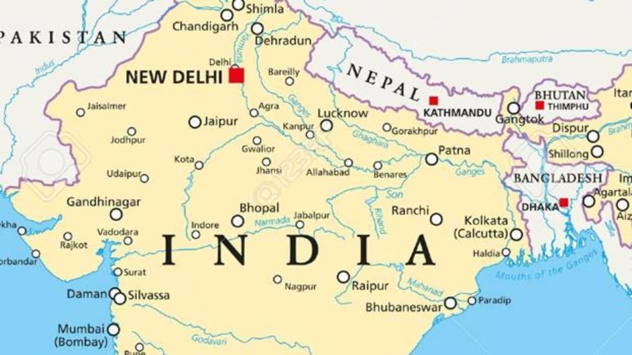 Al menos 17 muertos en un incendio en un almacén de plásticos en Nueva Delhi