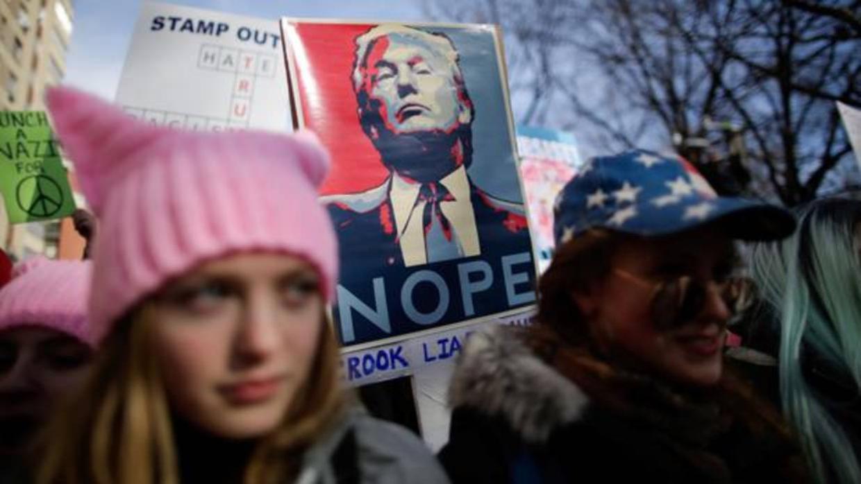 Las mujeres convocan cientos de marchas en Estados Unidos contra Donald Trump