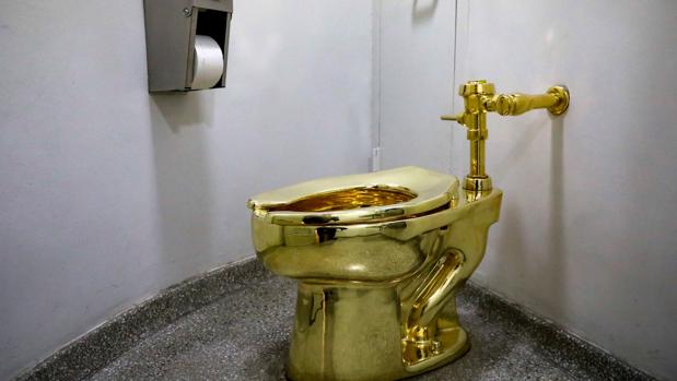 Trump pide a un museo un Van Gogh y le ofrecen un satírico váter de oro