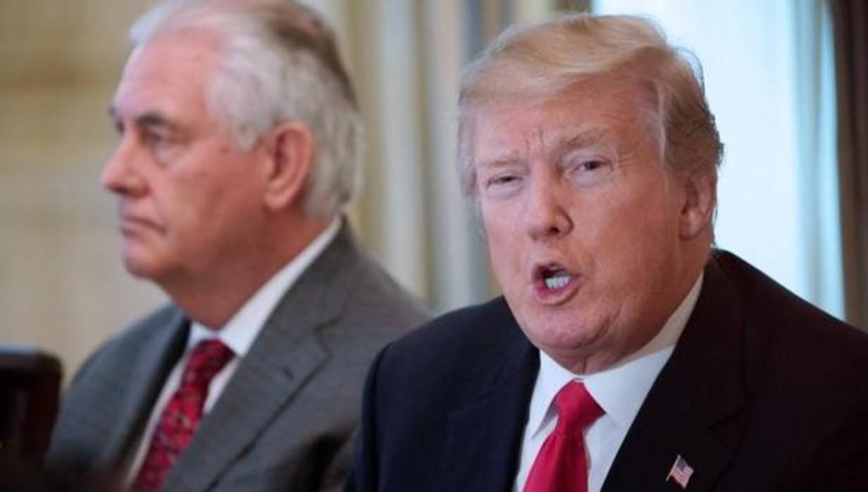 Donald Trump, junto a Rex Tillerson, durante un almuerzo con miembros del Consejo de Seguridad de la ONU, este lunes en la Casa Blanca