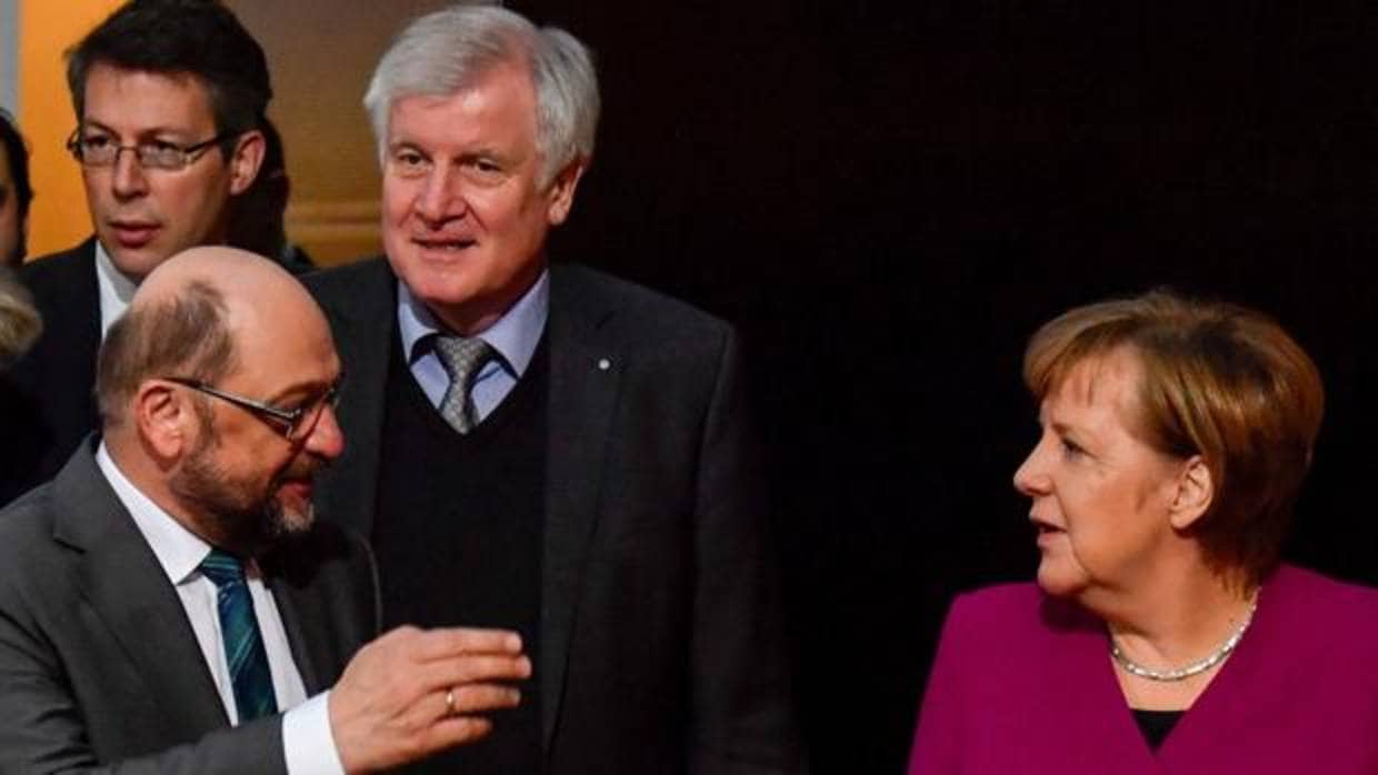 El socialdemócrata Schulz, de renegar de la gran coalición a ministro de Exteriores de Merkel