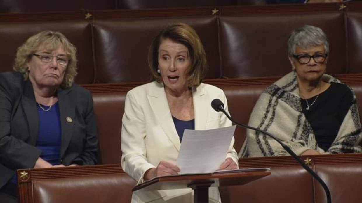 Nancy Pelosi, durante su discurso de ocho horas en el Capitolio