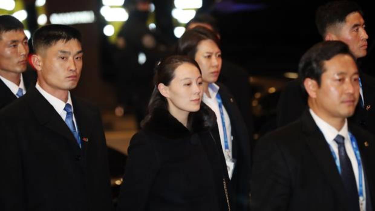 Kim Yo-jong, hermana del líder norcoreano, Kim Jong-un, y otros miembros de la delegación de alto nivel de Corea del Norte