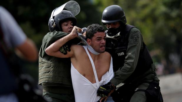 Las torturas en las mazmorras de Maduro: descargas eléctricas, palizas y abusos sexuales