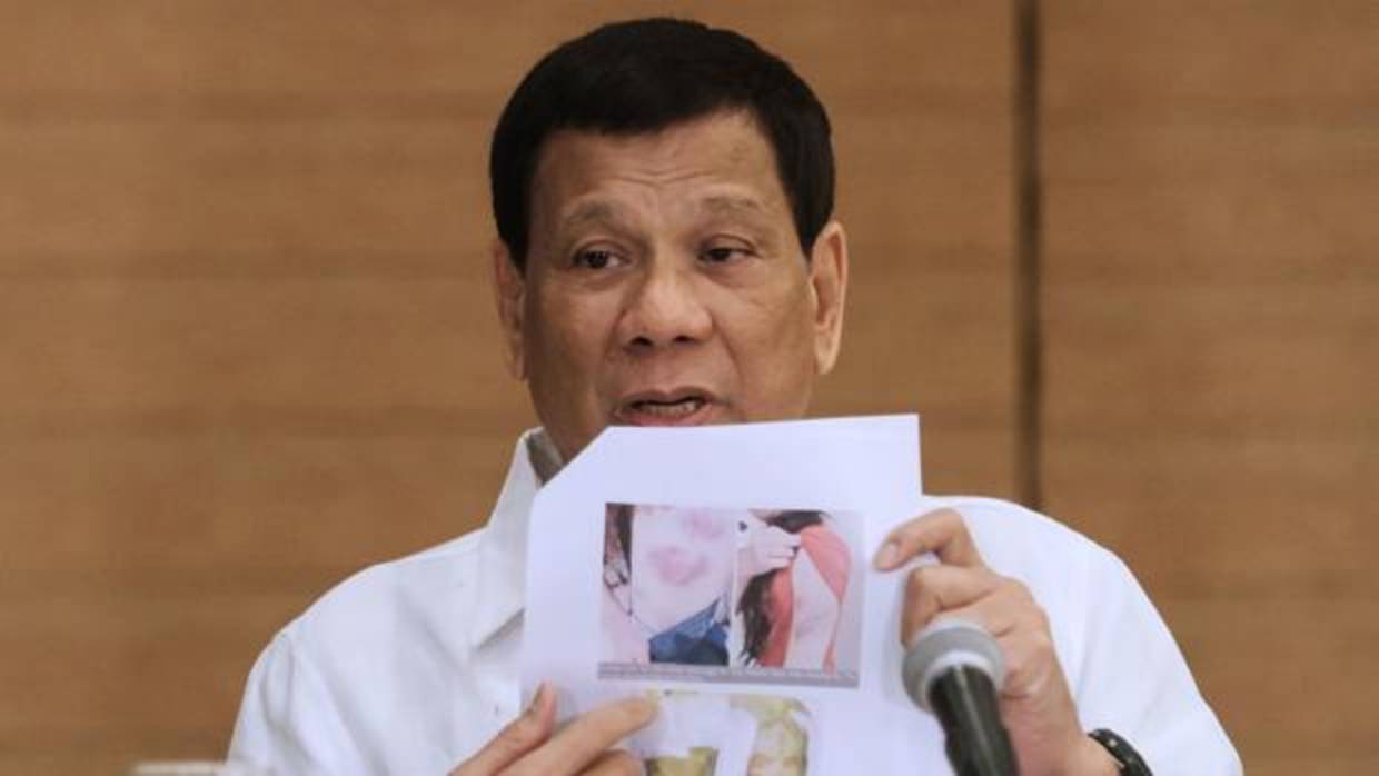 Duterte pide disparar a las guerrilleras en la vagina para hacerlas «inútiles»
