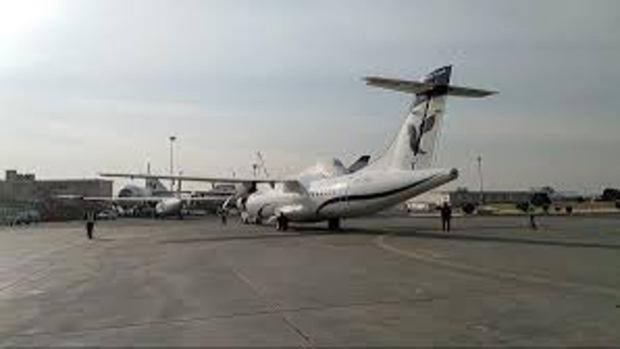 Modelo ATR, en el aeropuerto de Mehrabad, parecido al avión accidentado