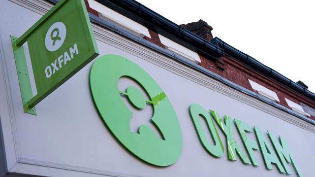 Tres de los cooperantes de Oxfam acusados de acoso sexual en Haití amenazaron físicamente a testigos