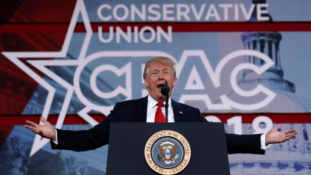 Trump llama «cobarde» al guarda armado que no actuó durante la matanza de Florida