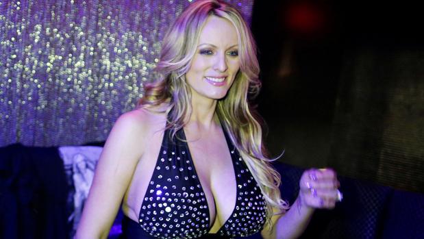 Trump logra que un juez ordene callar a la actriz porno Stormy Daniels