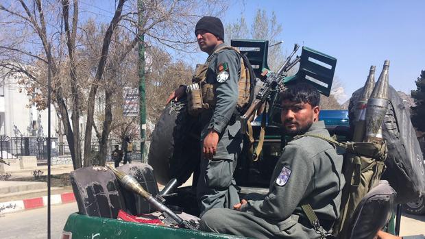 Al menos 26 muertos y 18 heridos en un atentado suicida en el oeste de Kabul