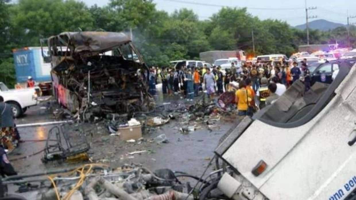 Al menos 18 muertos en un accidente de autobús en Tailandia