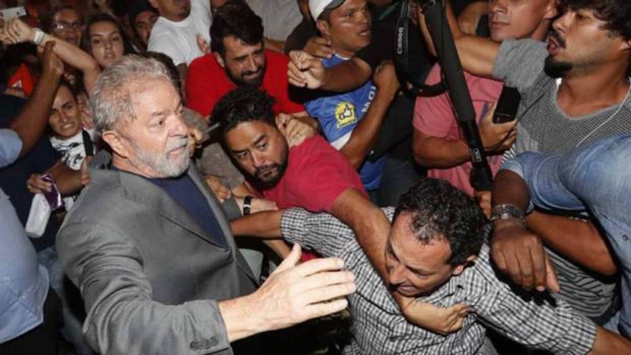El expresidente brasileño antes de su ingreso en prisión