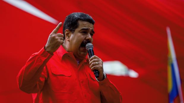 Santos acusa a Maduro de querer perpetuarse con un sistema «a la cubana»