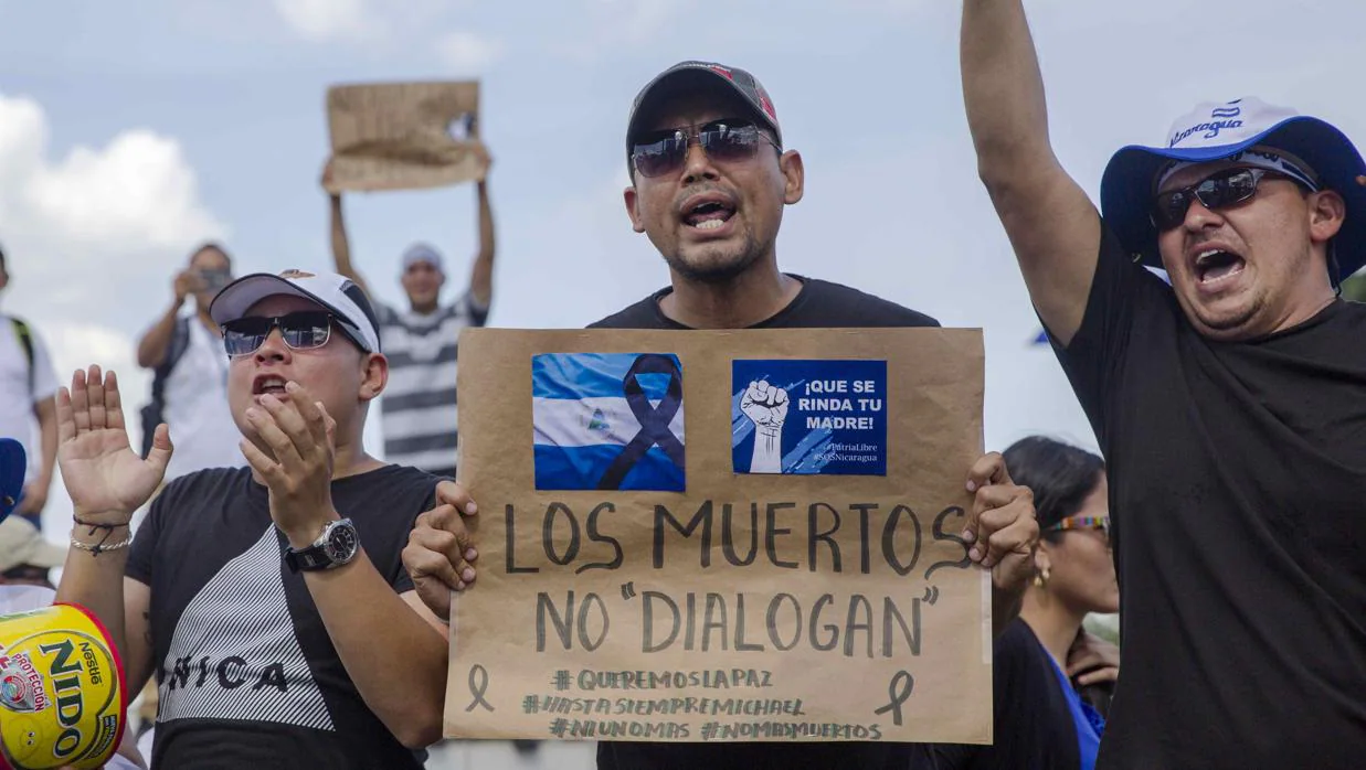 Centenares de personas protestan contra el Gobierno de Ortega