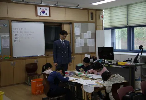 De los 35 niños que estudian en la escuela de Taesung, ocho son del pueblo y los 27 restantes de fuera de la Zona Desmilitarizada