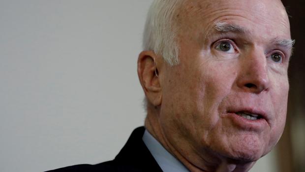 John McCain no quiere que Donald Trump acuda a su entierro