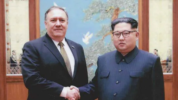 Kim Jong-un libera a tres estadounidenses a pocos días de su cumbre con Trump