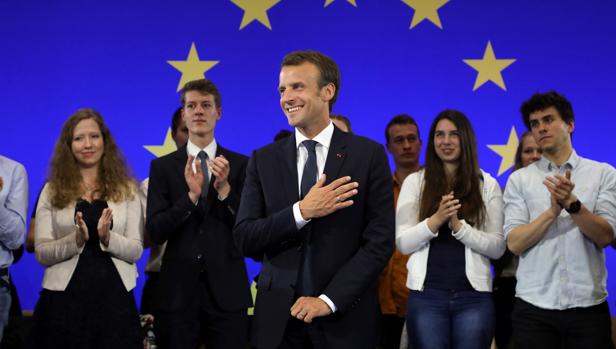 Macron, el presidente que ha despertado a una Francia en el diván