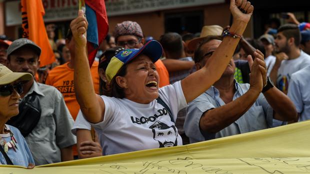 La oposición venezolana protesta contra las elecciones del domingo