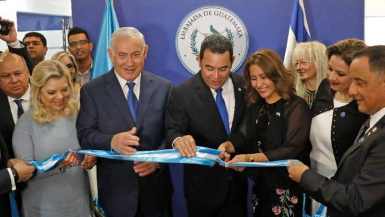 El primer ministro israelí y el presidente guatemalteco en la apertura de la embajada de Jerusalén