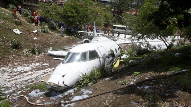 Se estrella una avioneta de EE.UU. en el aeropuerto de Honduras con 9 pasajeros