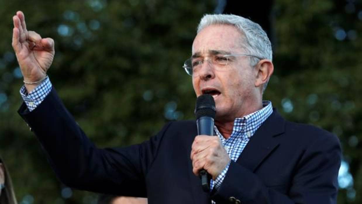 Revelan que diplomáticos de EE.UU. asociaron a Uribe con el narcotráfico en los 90