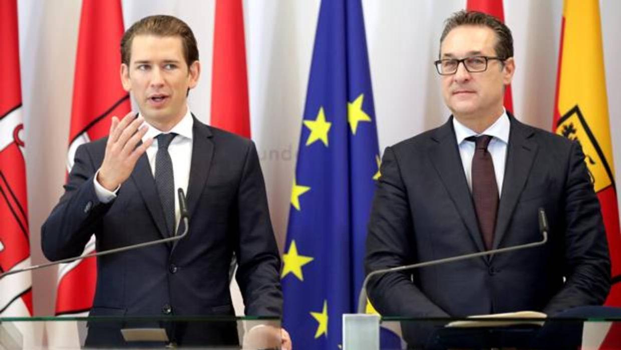 El canciller austríaco, Sebastian Kurz, y el vicecanciller, Heinz-Christian Strache, en Mauerbach