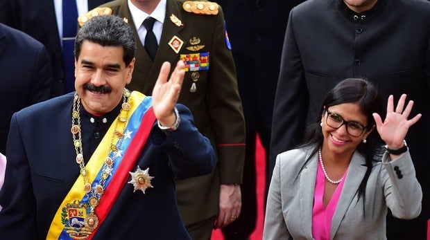 Maduro cambia todo su gobierno y coloca a Delcy Rodríguez como vicepresidenta