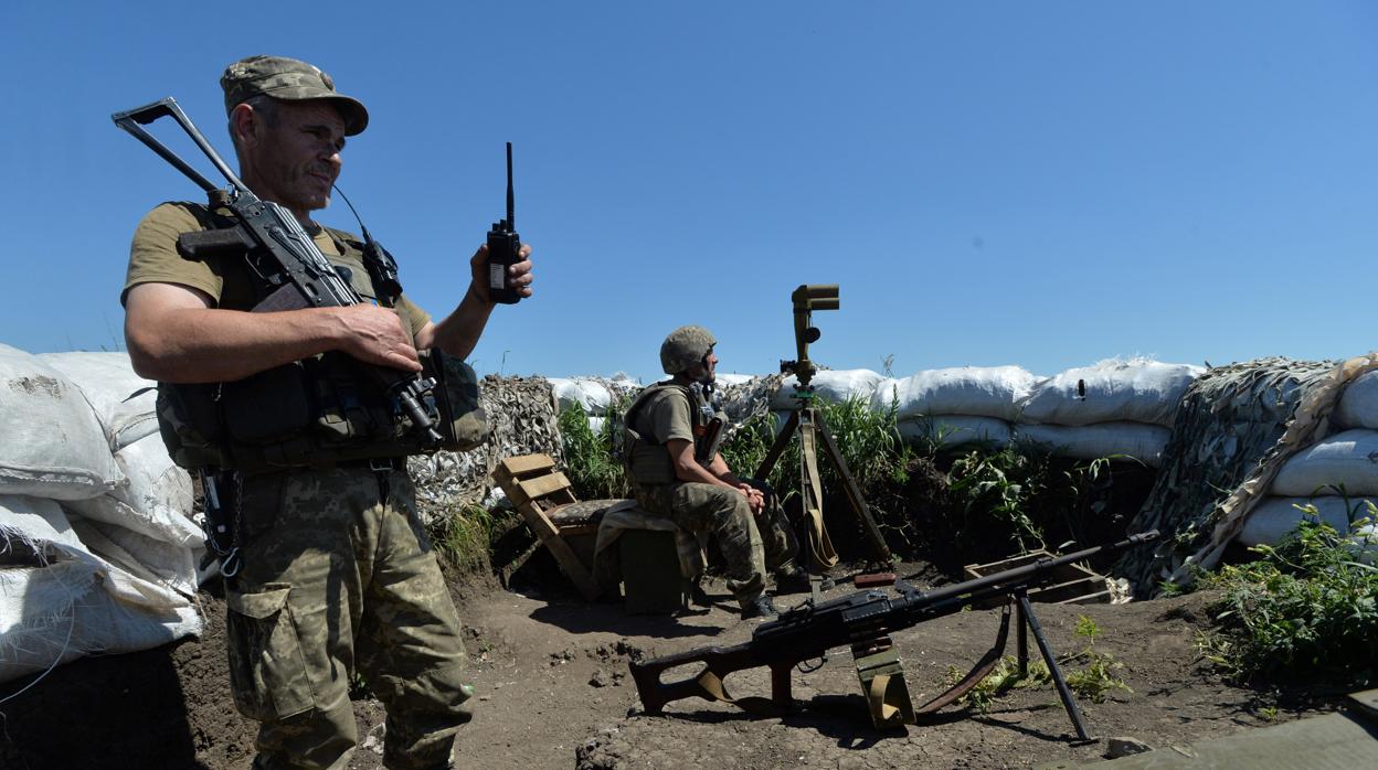 Tropas ucranianas cerca de la línea del frente en las proximidades del pueblo de Novotoshkivske, el pasado 18 de junio