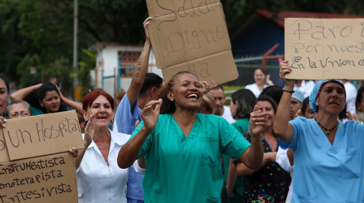 Enfermeras durante una protesta en Caracas