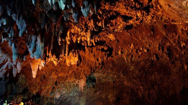 Desaparece un equipo de fútbol infantil en una cueva de Tailandia