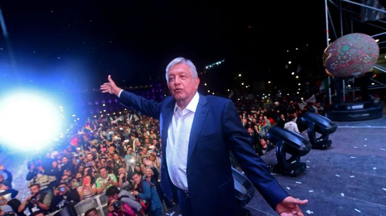 López Obrador en la celebración de su victoria electoral
