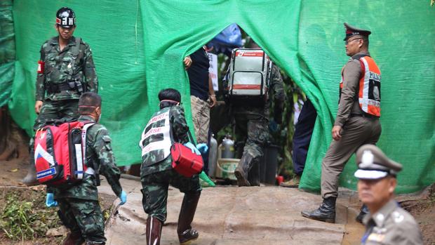 En directo: rescatan a cuatro niños más de la cueva de Tailandia