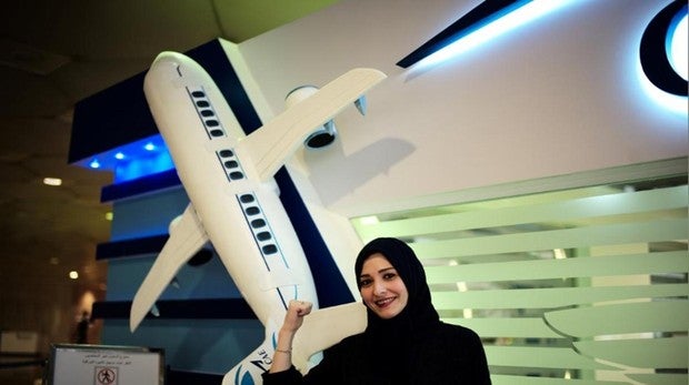 Una escuela de vuelo entrenará a las primeras mujeres piloto en Arabia Saudí