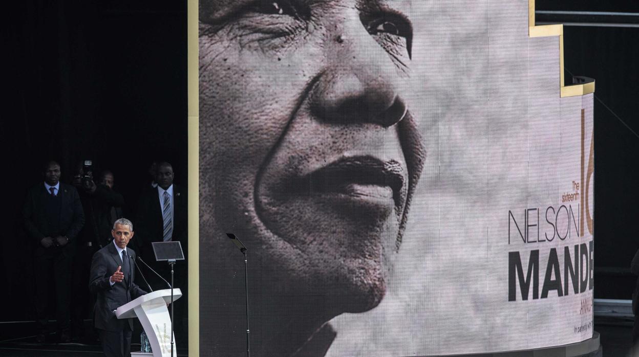 Barack Obama da un discurso en el acto del centenario del nacimiento del líder sudafricano