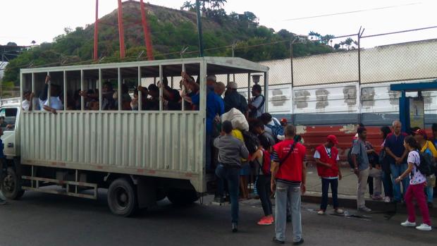Las «perreras de la muerte» relevan a los autobuses en Venezuela