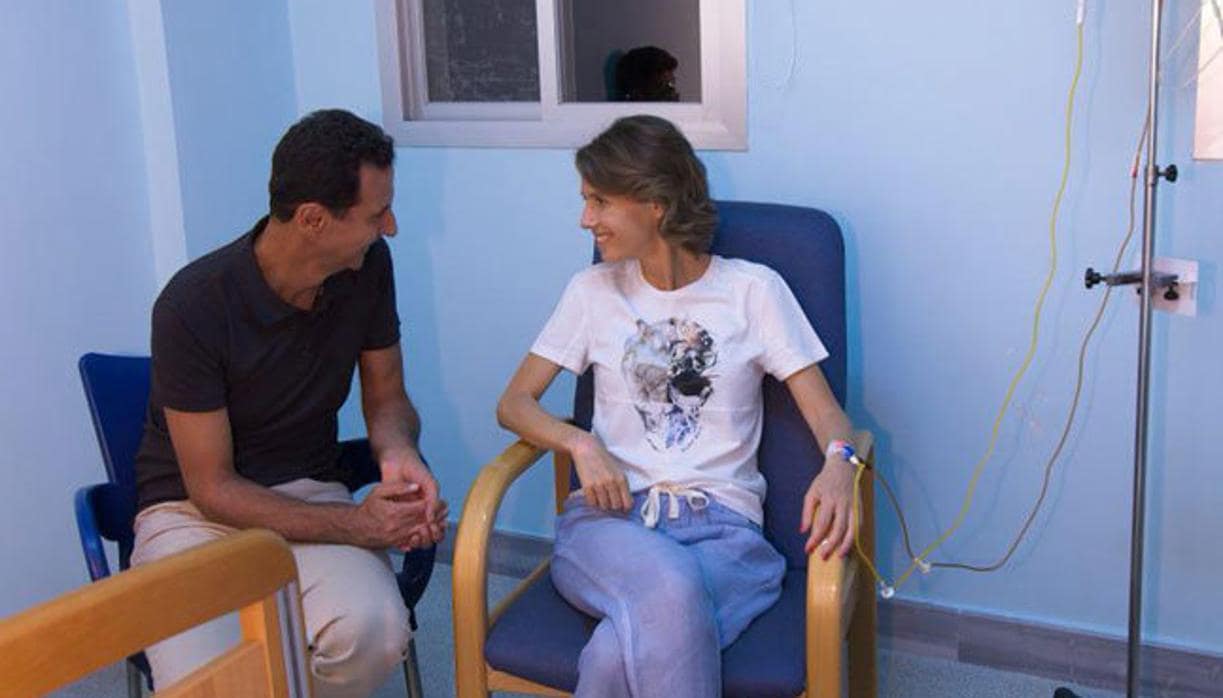 Bashar al Assad y Asma Assad en el hospital militar de Damasco