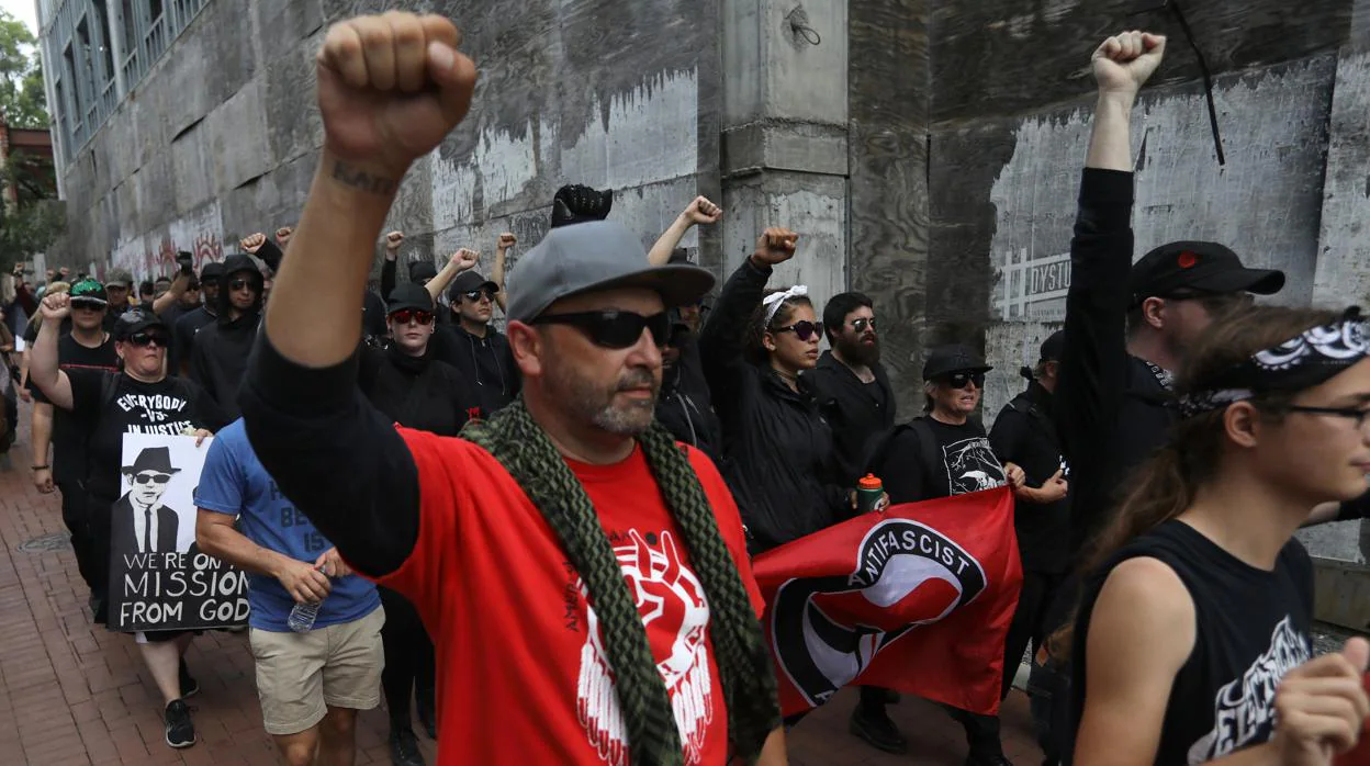 Grupos antifascistas marchan este sábado por las calles de Charlottesville